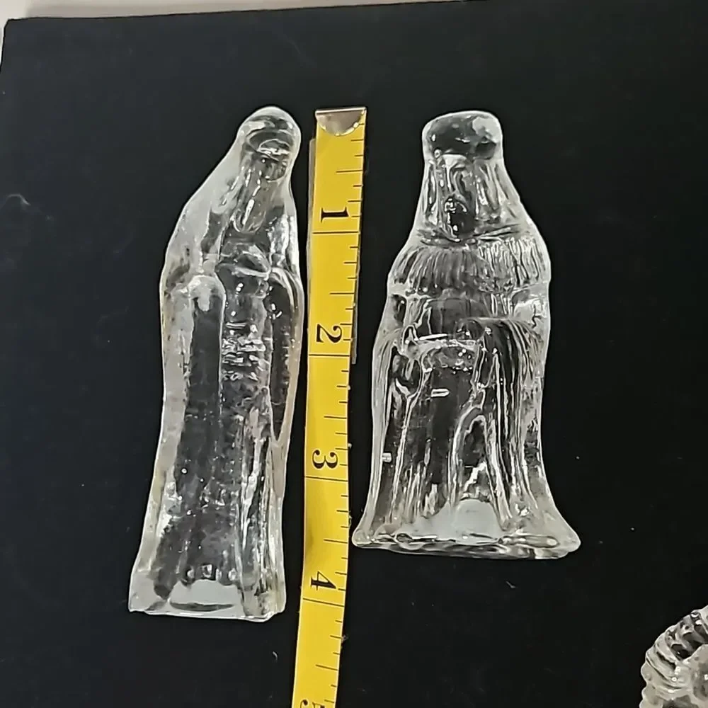 Elegant 6-Piece Clear Glass Nativity / Manger Set